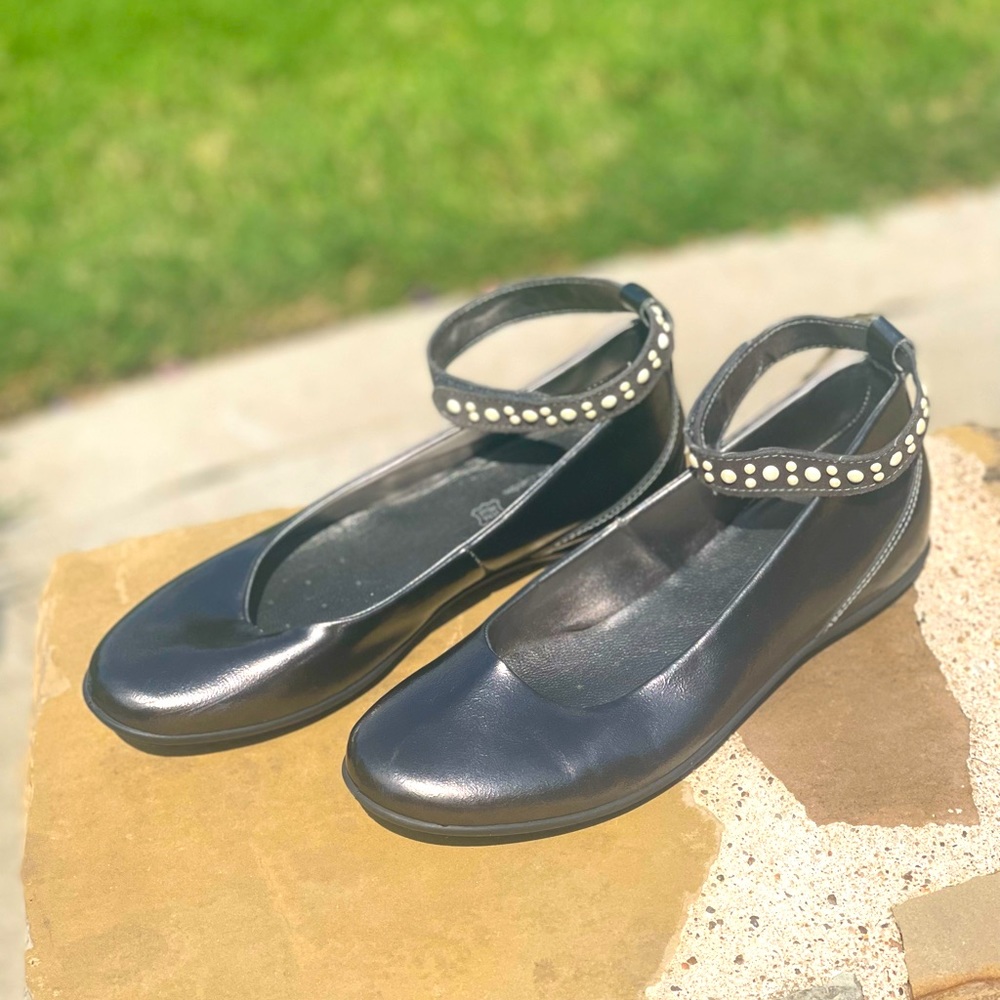 Primigi Italian leather children shoes, size 39. Like new!